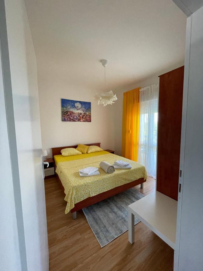 Apartmani Fulir Vrsi Bagian luar foto